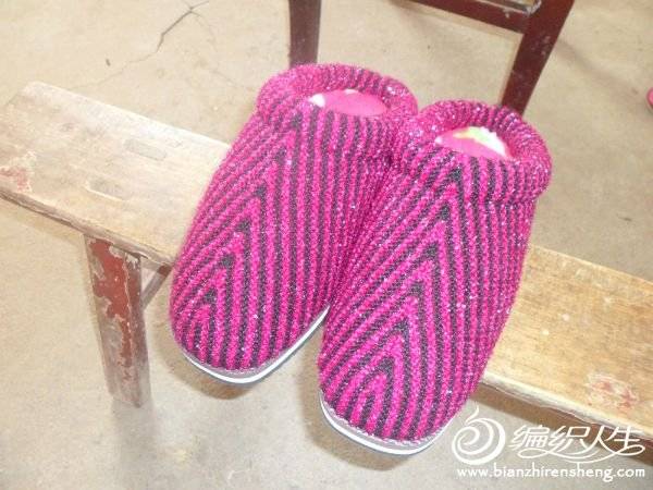 织40码毛线拖鞋起针十,织五个来回,一共十行,那42码织
