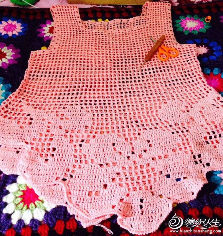 网格钩花背心