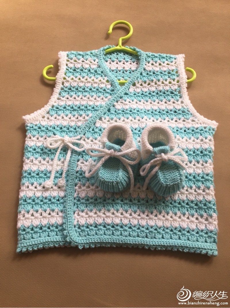 0-3岁宝贝服饰编织之钩针婴儿系带小背心毛衣