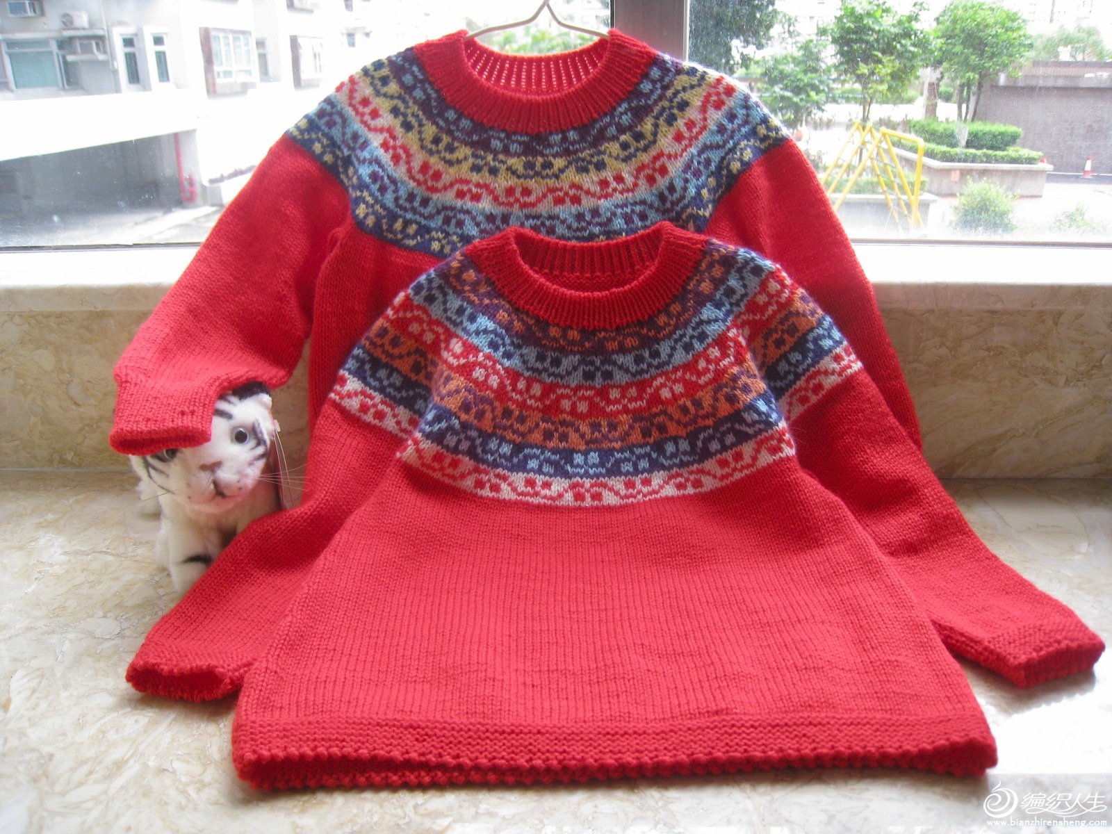 儿童提花红色毛衣