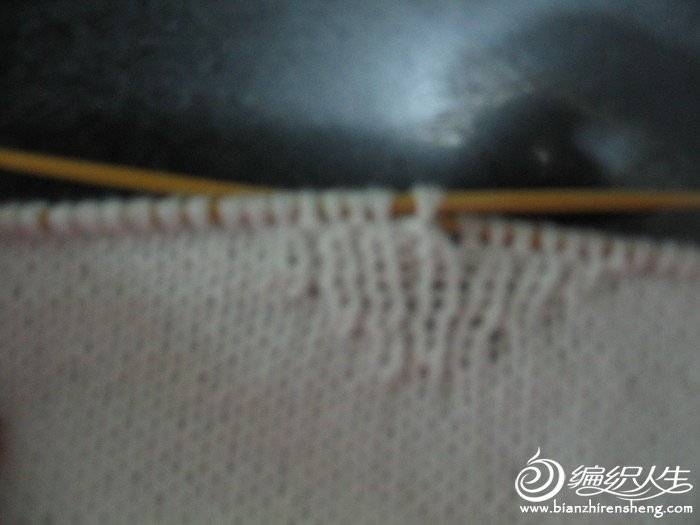 我给孙宝宝编织的毛衣（8）-再织连边小背心，有编织方法