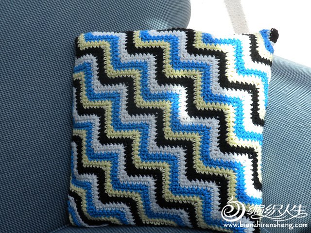 Crochet Zig Zag Pillow.jpg