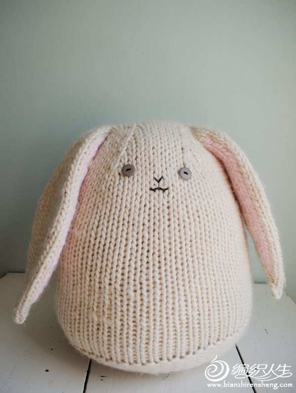 big-knit-bunny-1-600.jpg