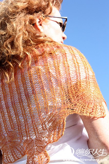 knitty-deepfall-2012-geschenk-orange.jpg