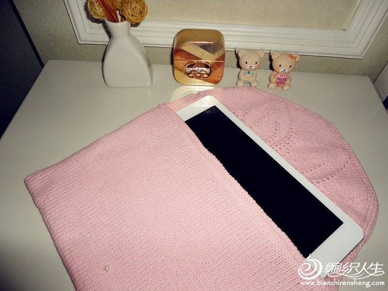 花瓣花样棒针翻盖手拿包
