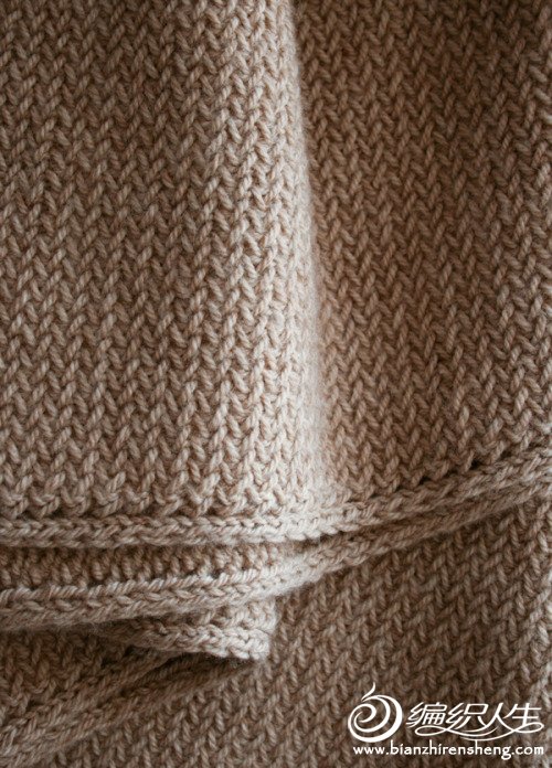 mini-herringbone-scarf-detail-600-.jpg