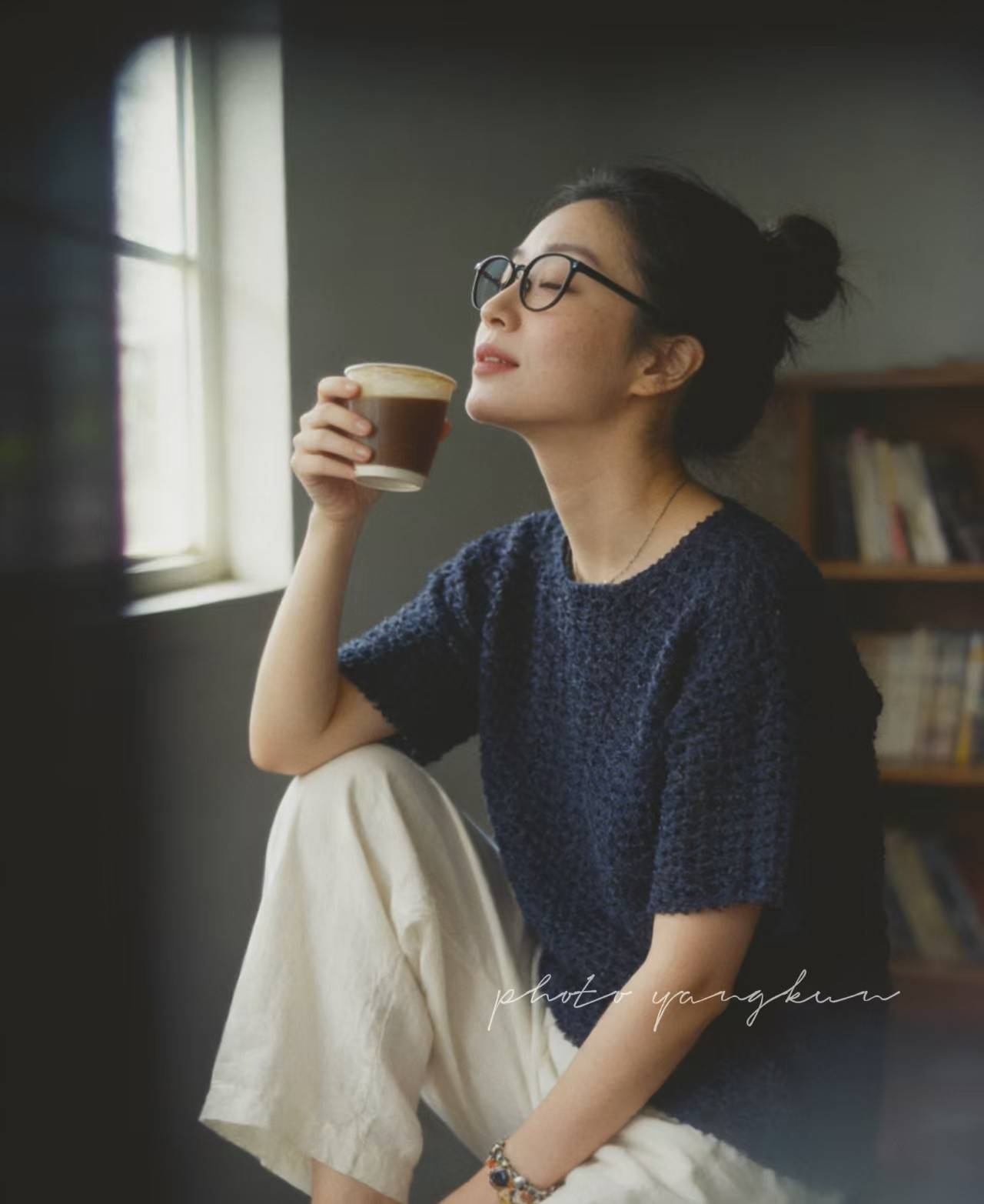 云帛蕾丝钩针小衫
